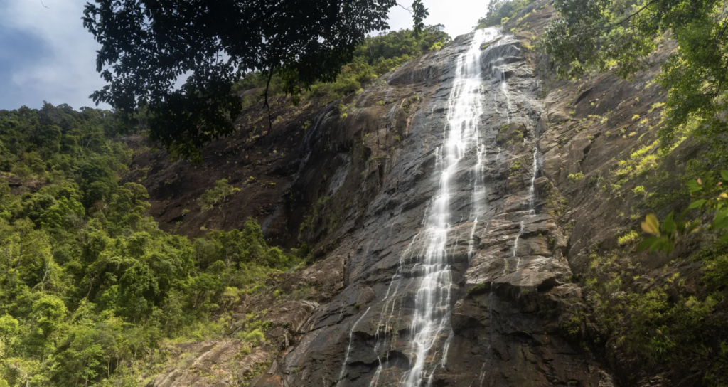 Do Quyen Waterfall