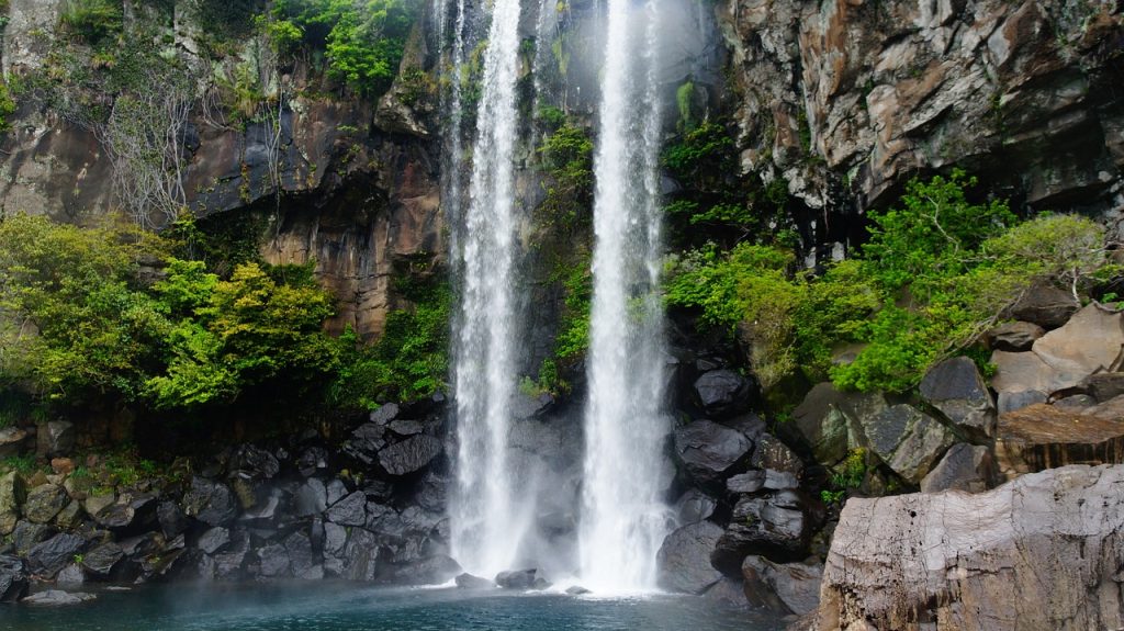 Jeongbang Falls